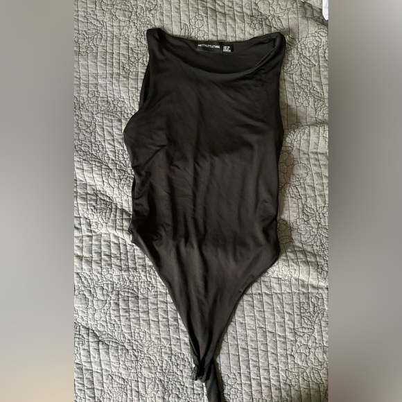 Two pretty little thing body suits - black size 6 - Picture 3 of 4